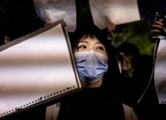 Protestos na China: por que papéis em branco viraram símbolo das manifestações