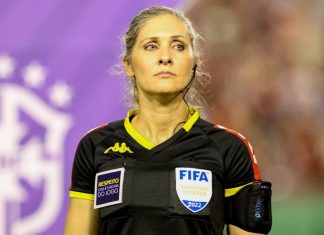 Quem é Neuza Back, árbitra brasileira que vai compor 1º trio totalmente feminino na Copa
