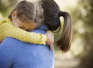 ‘Me arrependo de ser mãe, não da minha filha’: as mulheres com sentimentos negativos sobre a maternidade