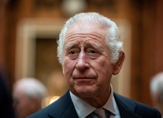 Interrogatório de madrinha de William a ativista negra expõe preconceito racial nas fileiras da monarquia britânica e representa desafio para Charles