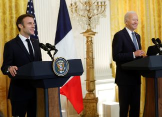 “Queremos vencer juntos, não uns contra os outros”, diz Macron em encontro com Biden na Casa Branca