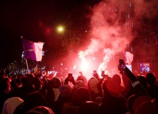 Torcedores da França acompanham final da Copa do Mundo