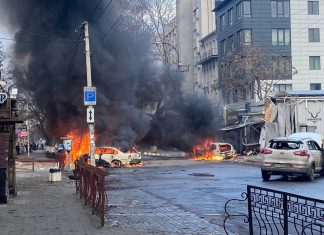 Ataque deixa mortos e feridos em Kherson
