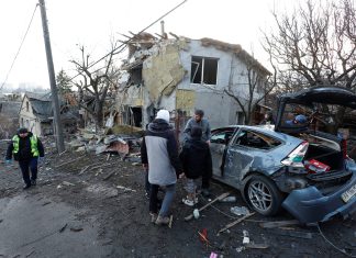Bombardeios atingem várias regiões da Ucrânia