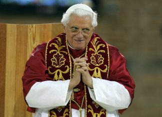 Joseph Ratzinger não foi ‘apenas’ o Papa Bento XVI, mas também escritor best-seller