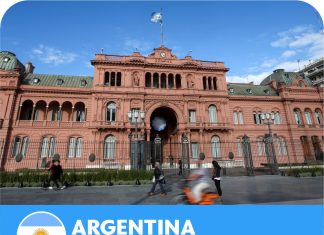 Inspirados no ‘Super Trunfo’, cards comparam características dos países finalistas da Copa