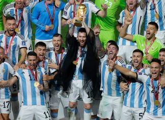 Túnica usada por Messi na premiação da Copa vira sucesso de vendas no Catar