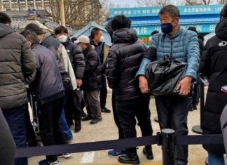 Covid-19: China tem filas em crematórios após suspender restrições