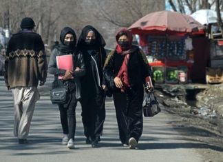 Afeganistão: Talibã proíbe mulheres nas universidades