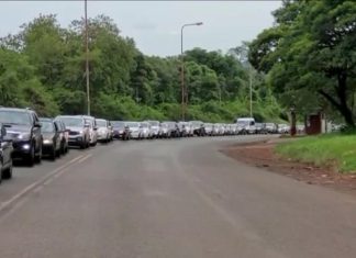 Tríplice fronteira: Veículos brasileiros e paraguaios formam fila para ir à Argentina acompanhar final da Copa do Mundo