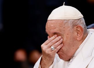 Papa Francisco chora ao mencionar Ucrânia em suas orações