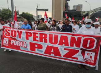 Presidente do Peru descarta renúncia e insiste que Congresso antecipe eleições