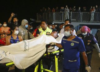 Marinheiro é resgatado após dois dias naufragado na Tailândia