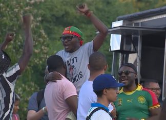 FOTOS: torcedores de Camarões comemoram vitória contra Brasil na orla do Guaíba em Porto Alegre