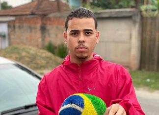Após eliminação do Brasil na Copa, barbeiro posta vídeo dando adeus ao ‘Corte do Hexa’