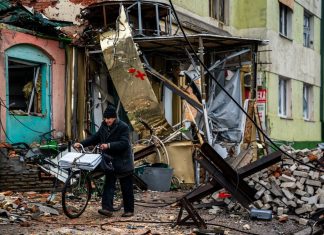 ‘É assim que a loucura se parece’: Rússia intensifica ataques a Bakhmut