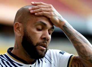Daniel Alves deu três versões diferentes após ser acusado de agressão sexual