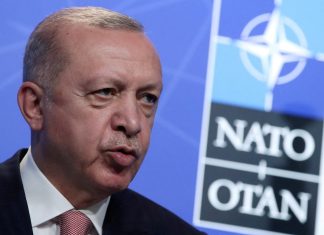 Presidente da Turquia decide antecipar eleições no país