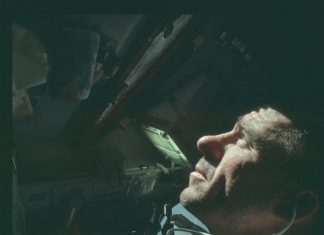 Walter Cunningham, astronauta do primeiro voo tripulado da Apollo, morre aos 90 anos