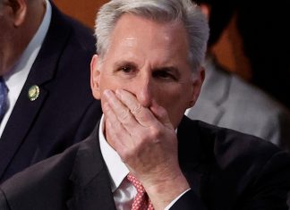 Kevin McCarthy é eleito presidente da Câmara dos EUA na 15ª rodada de votação