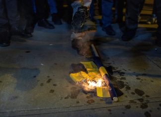 Ativista de extrema-direita queima o Alcorão em público e dá a Erdogan o pretexto para barrar entrada de Suécia e Finlândia na Otan
