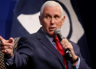 Documentos confidenciais são encontrados na casa de Mike Pence, ex-vice de Trump