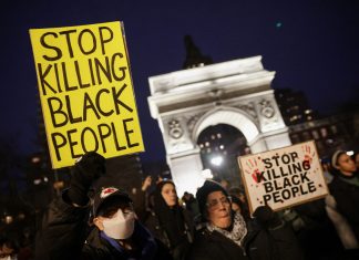 FOTOS: Segundo dia de protestos pela morte de Tyre Nichols nos EUA