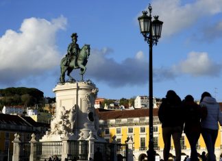 Número de estrangeiros continua aumentando em Portugal e brasileiros lideram a lista