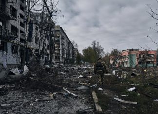União Europeia afirma que está preparada para guerra longa na Ucrânia e vai buscar mais sanções contra Rússia