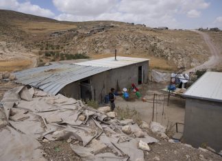 Israel destrói aldeias palestinas no sul da Cisjordânia