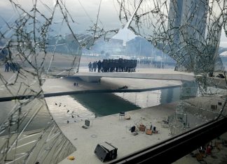 Você viu? Atos terroristas em Brasília, gastos com cartões corporativos de Bolsonaro, crise na Americanas, BBB 23 e revelações do Príncipe Harry