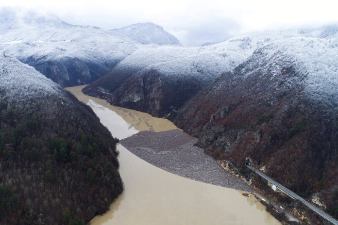 ap23020451975797