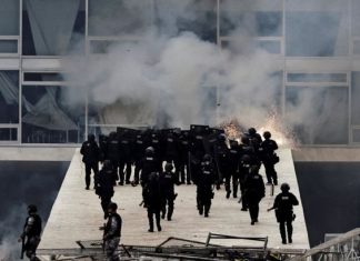 ‘Ataque à democracia’: imprensa internacional repercute invasão de Brasília por bolsonaristas