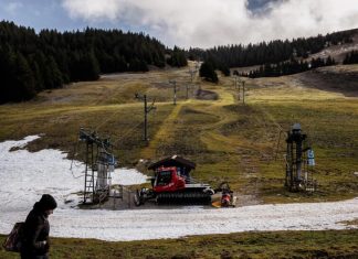 Falta de neve para esqui na Europa, compensada com neve artificial, é novo alerta da crise climática