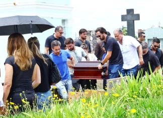 Tasso Câmara é sepultado com homenagens