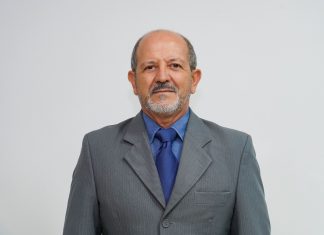 Promotor de Justiça do Tocantins fica ferido após se envolver em acidente e bater em árvore na BR-153