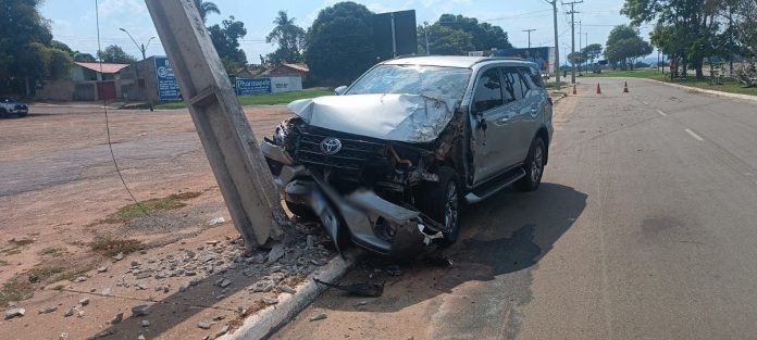 Acidentes de trânsito derrubam 260 postes no Tocantins em 2025