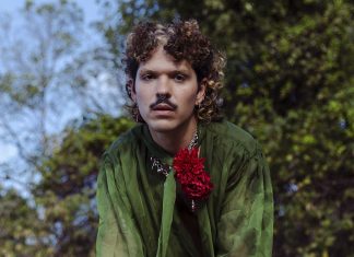 Jáder alarga eixo estético e transita por funk e pagode, entre ritmos do Nordeste, no álbum ‘Deixa o mundo acabar’