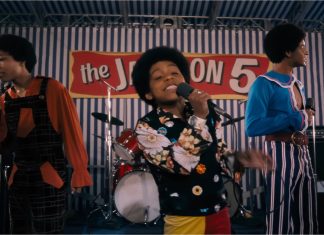 ‘Michael’ emociona com lado musical do Rei do Pop, mas deixa de lado de vida complexa; g1 já viu
