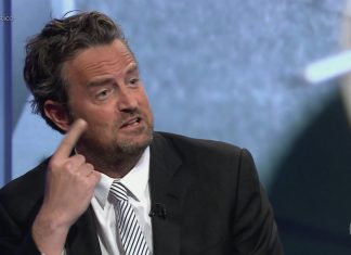 Leilão beneficente vende itens pessoais de Matthew Perry, ator de ‘Friends’ que morreu em 2023, nos EUA