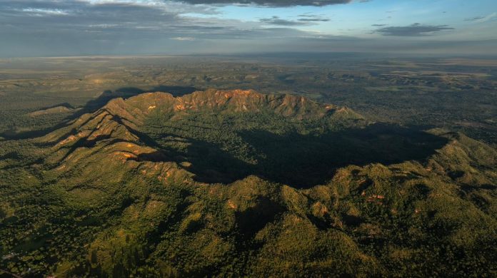 Meteorito, energia e uma cratera gigante: entenda como surgiu a Serra da Cangalha no TO