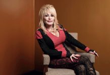 Trump lamenta morte de Dolly Parton e manda hastear bandeiras dos EUA a meio-mastro por uma semana