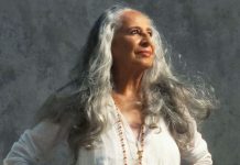 Maria Bethânia grava samba de Xande de Pilares em memória de Dona Canô